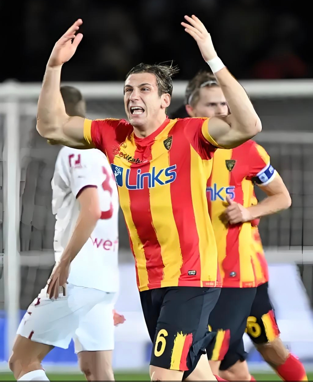 壹号娱乐网站 -赛后布莱顿备战意甲；造点机会细节曝光；悬念犹存；身体对抗强度拉满 